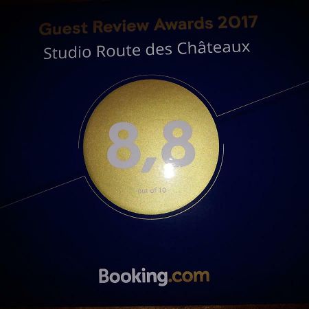 Studio Route Des Chateaux Hotel Labarde Exterior photo